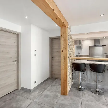 Nice In With Kitchen Apartment *